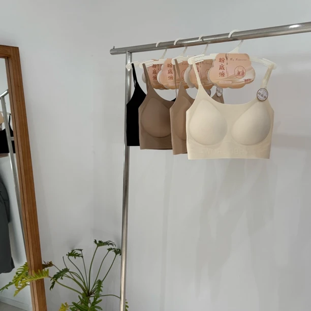 粉底液白T不透无痕吊带背心细带女舒适