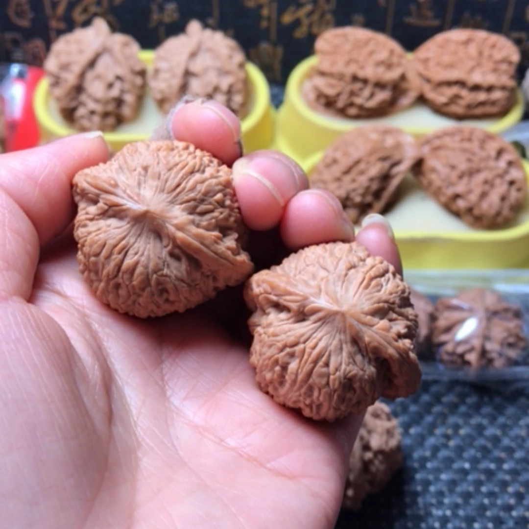 【闪购商品】摆件核桃绣球尺寸39