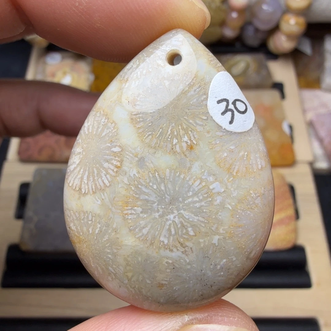 硅化玉未镶嵌纯天然色有机玉石保真色