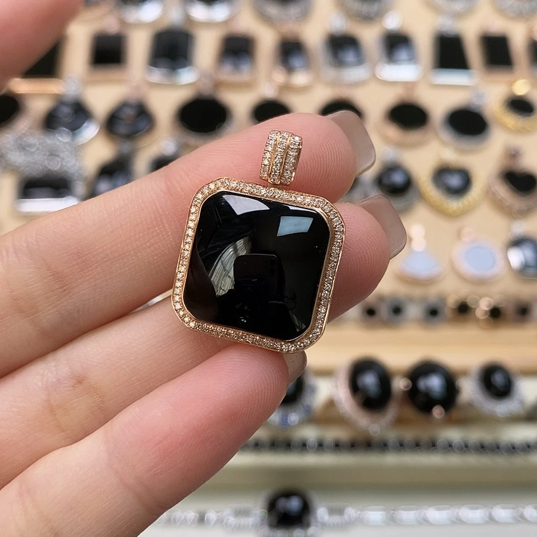 翡翠颈饰18K金镶嵌天然翡翠墨翠