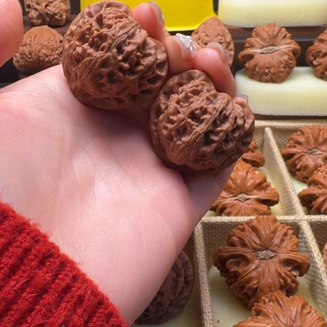 文玩核桃吊坠36宫灯