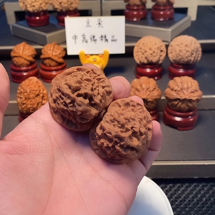 文玩核桃把件W*Z全品龙鳞纹