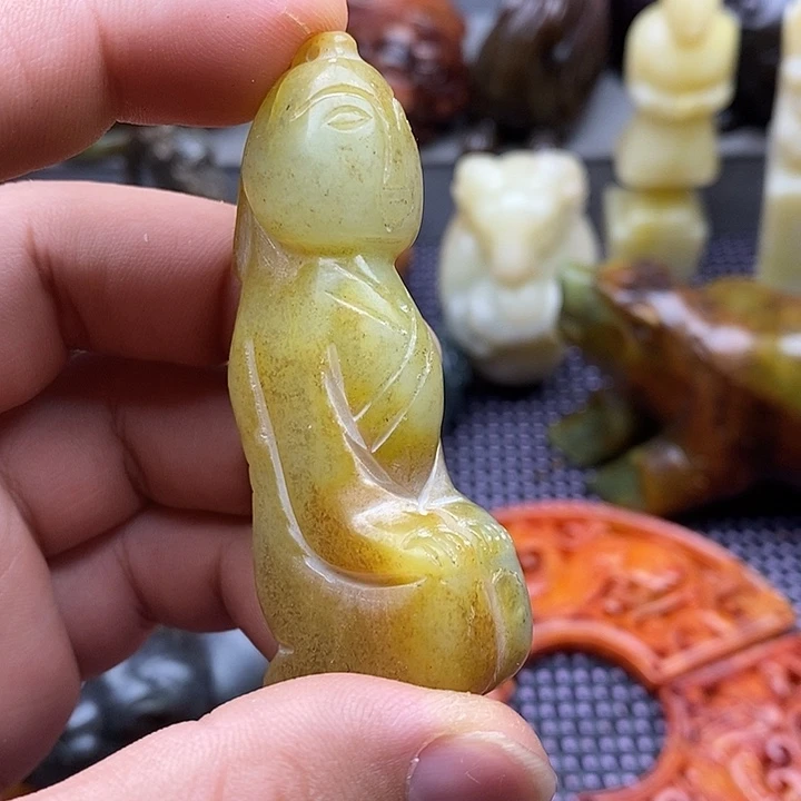 未镶嵌蛇纹石玉颈饰