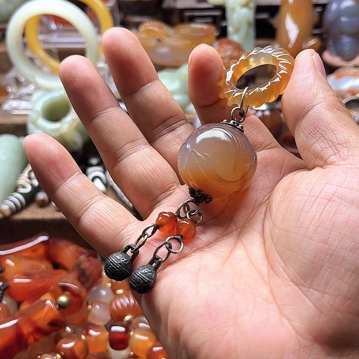 玛瑙/玉髓车挂合金