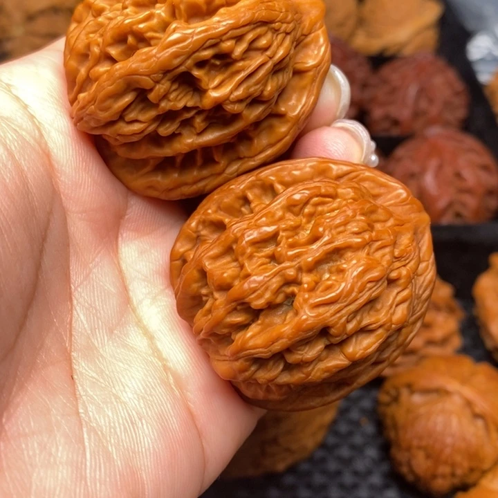 秦岭野生文玩核桃