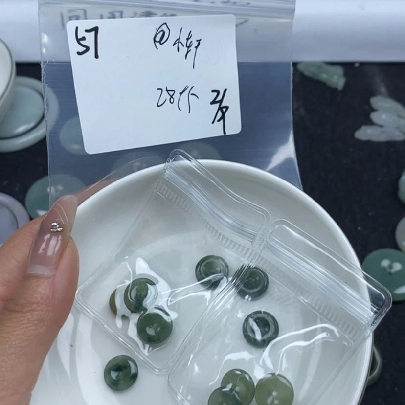 【闪购商品】翡翠颈饰未镶嵌@****不