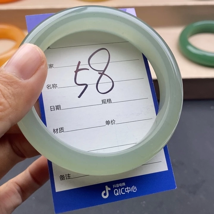 石英质玉未镶嵌手镯