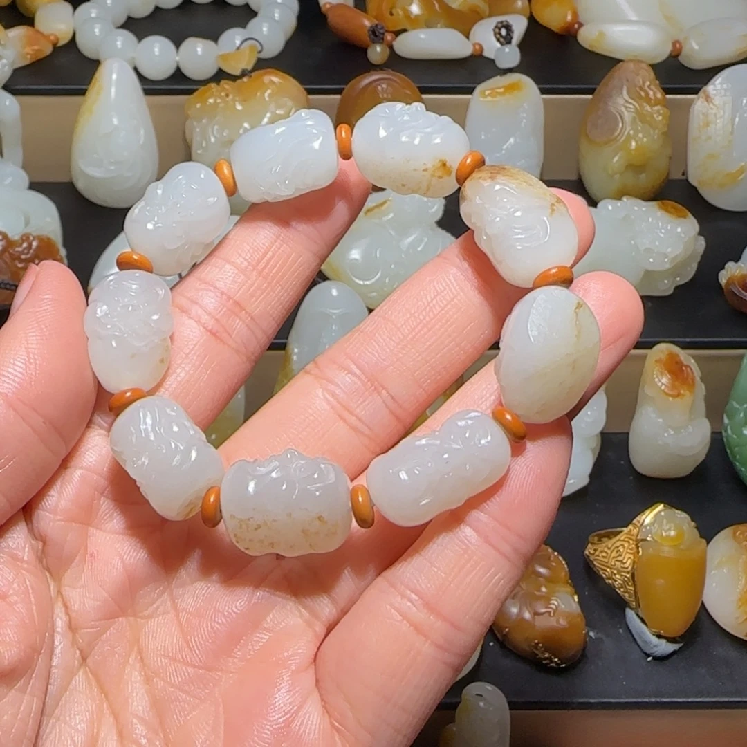 随***心和田玉未镶嵌颈饰