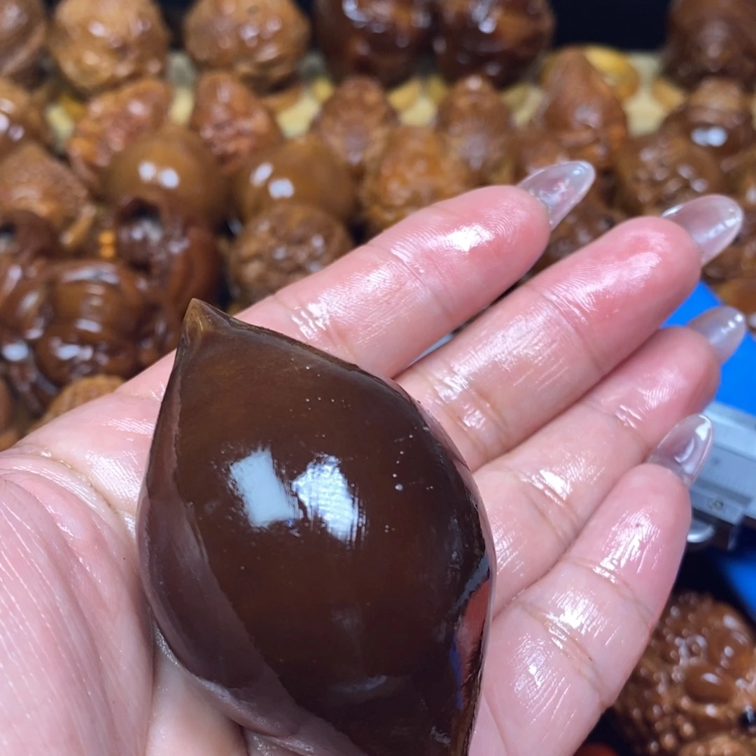 【闪购商品】橄榄核吊坠S****峰纯手工一面黑料