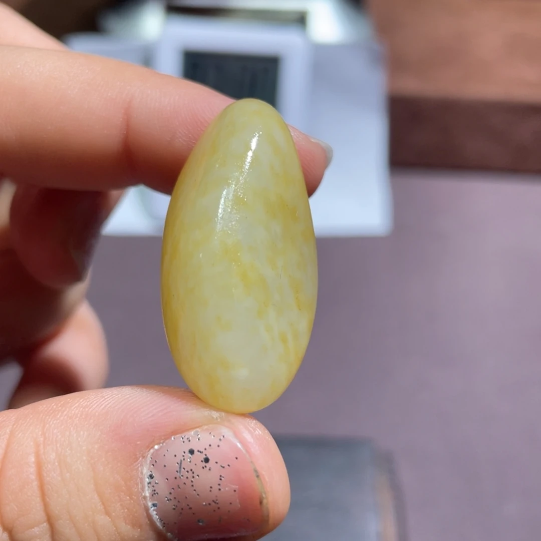 和田玉未镶嵌把件