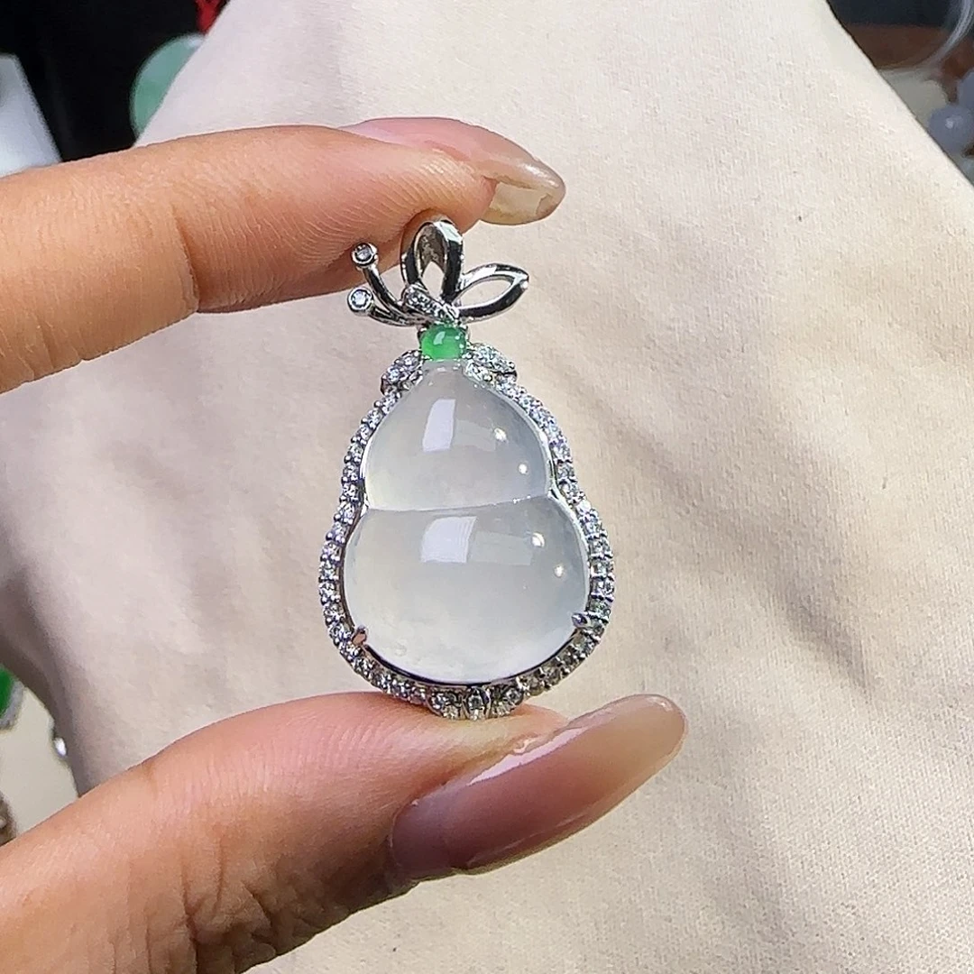翡翠18K金镶嵌吊坠(不含链)白冰葫芦吊坠