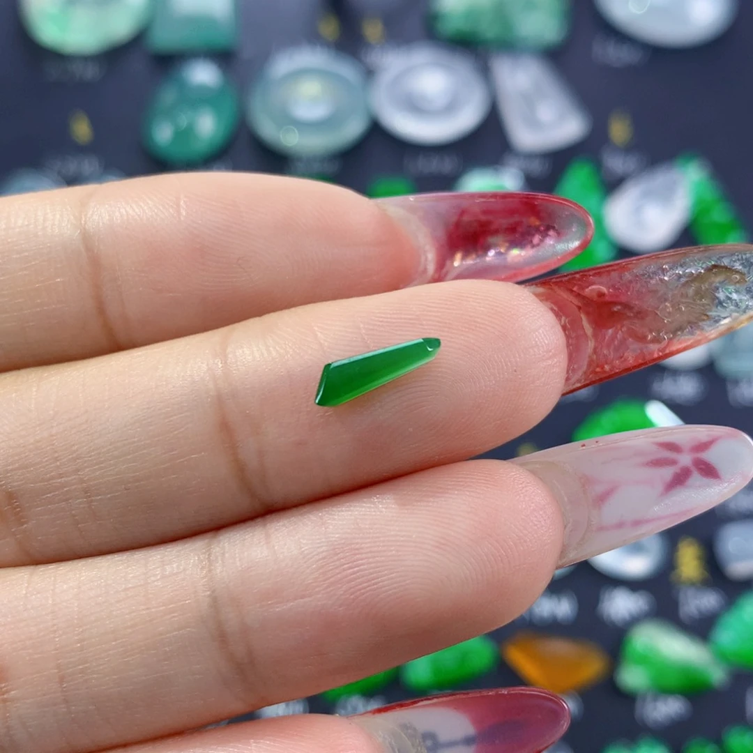 翡翠颈饰未镶嵌纯天然缅甸翡翠A货