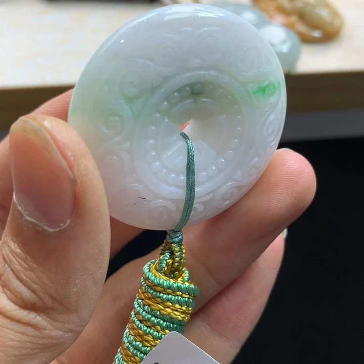 翡翠未镶嵌颈饰吊坠