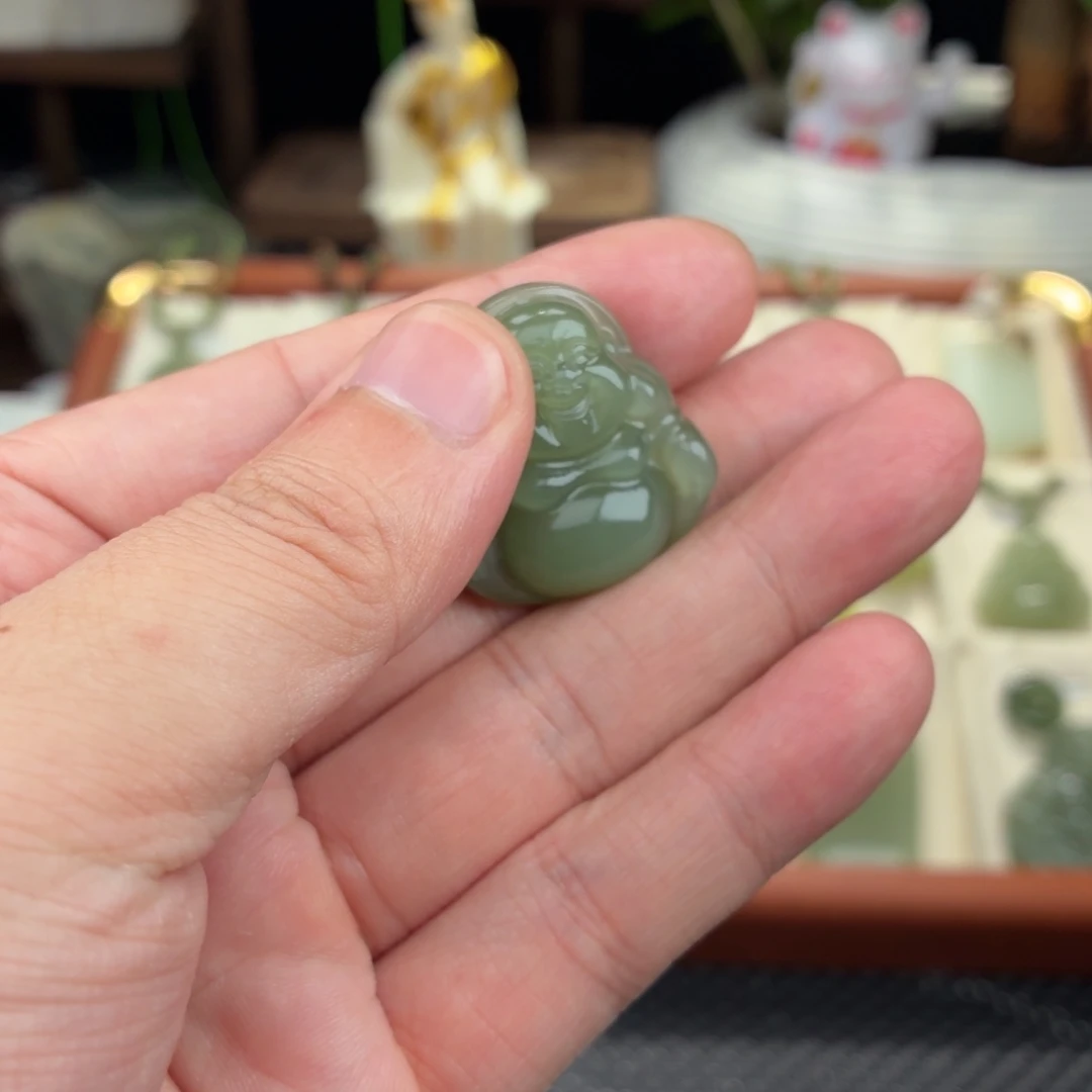 0***9和田玉未镶嵌颈饰
