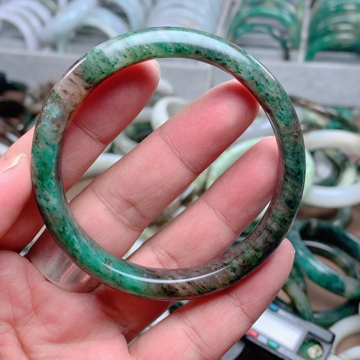 独山玉未镶嵌手镯59