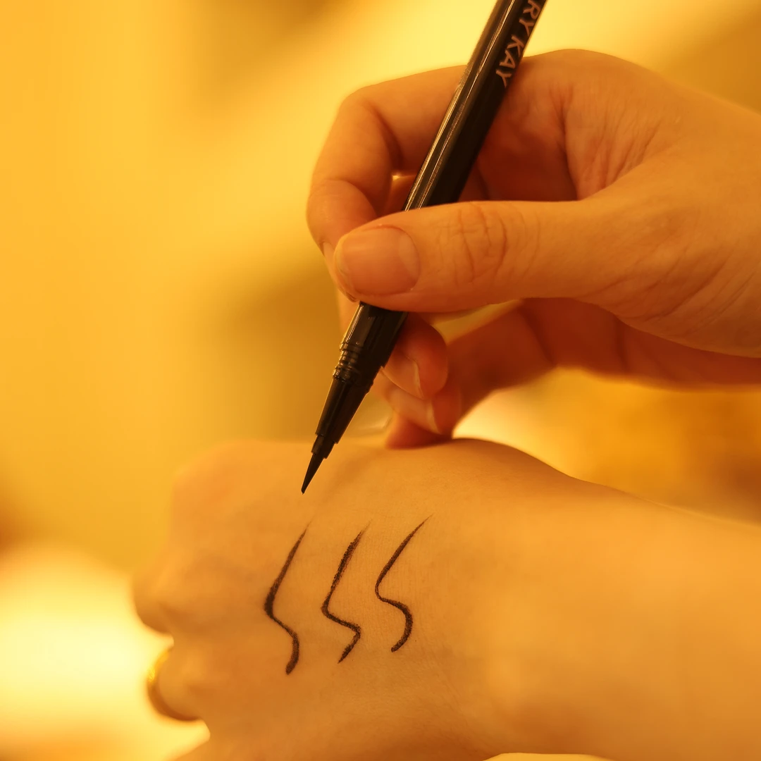 玫琳凯持久防水眼线液黑色顺滑显色饱满均匀不晕染易上手新手极细