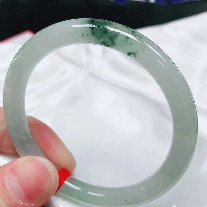 翡翠手镯未镶嵌天然翡翠手镯