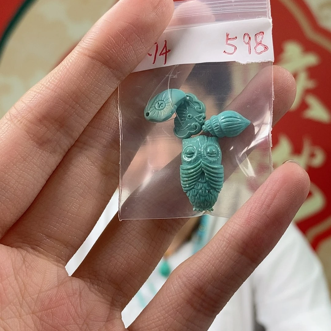 绿松石未镶嵌珠宝奇石