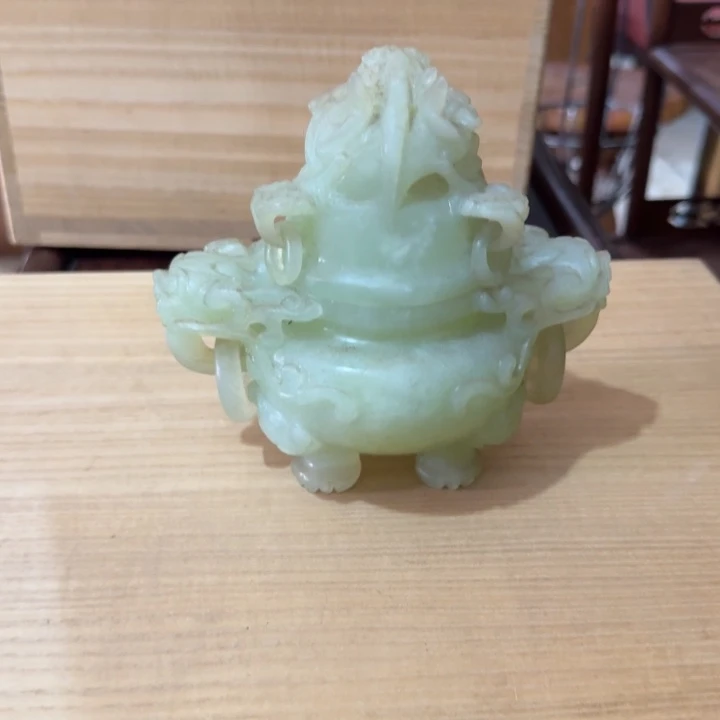 戳***儿瓷片大观论器的香炉