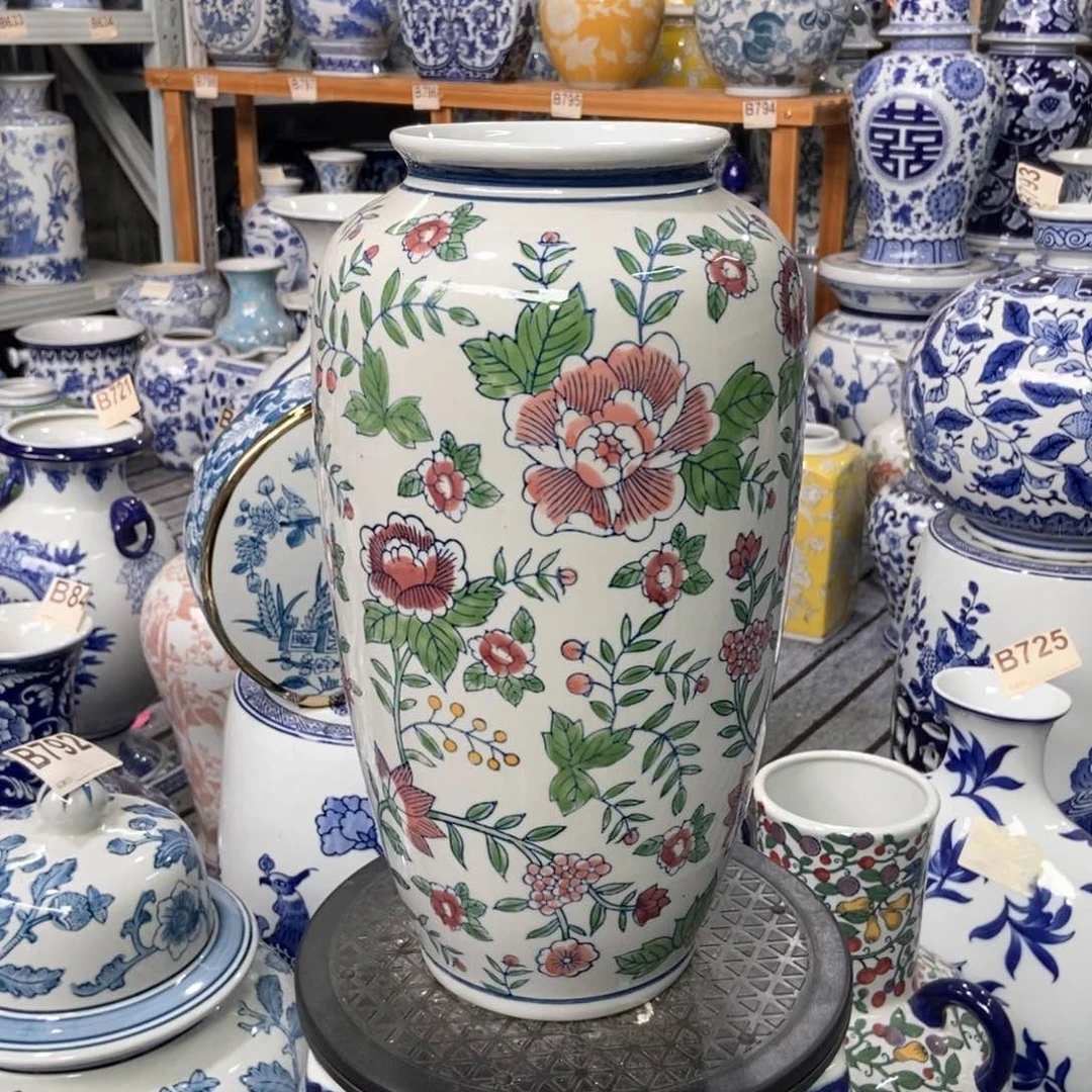 摆件花瓶手绘釉下彩