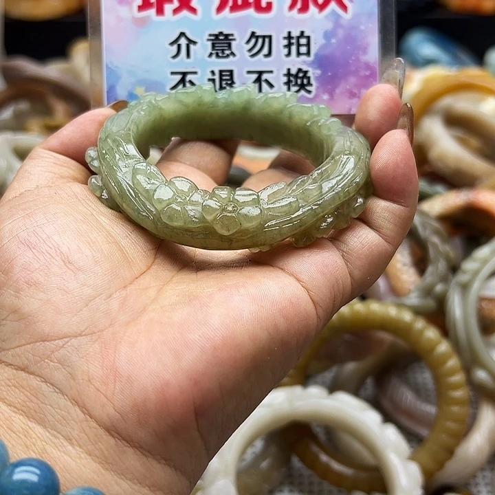 未镶嵌手镯石英岩玉