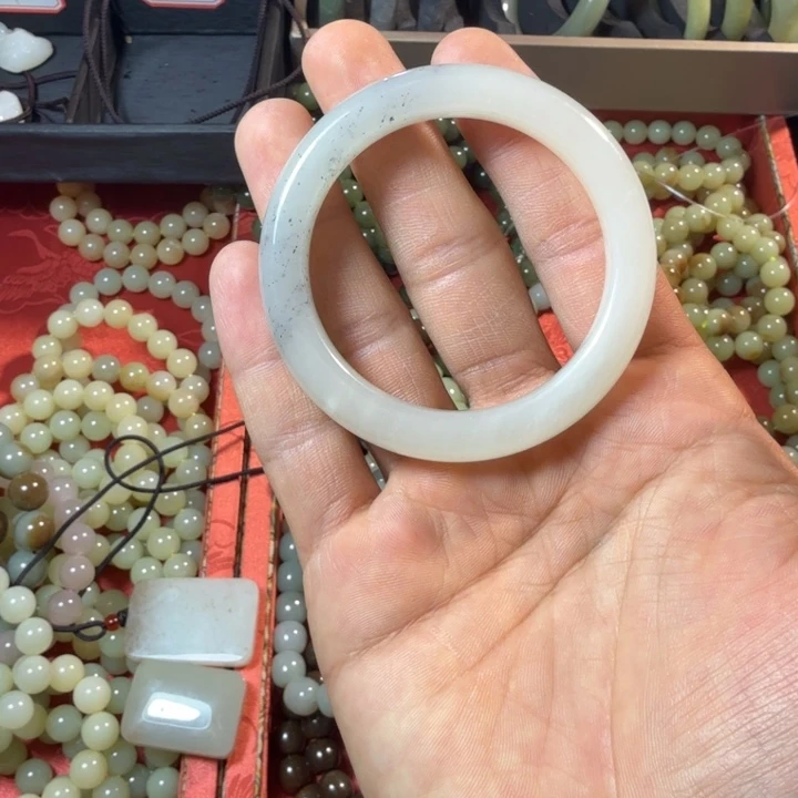 兜***糖和田玉（糖玉）未镶嵌手链