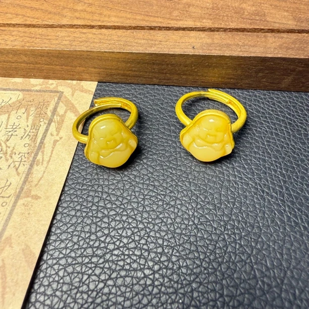 天然精美黄龙玉佛公戒指 Y217多样性发一0