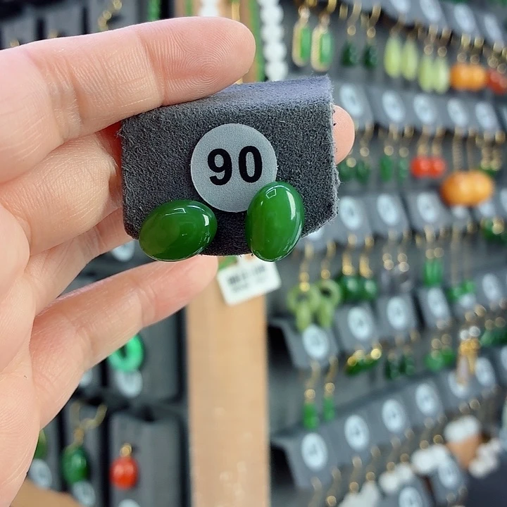 和田玉18K金镶嵌耳饰