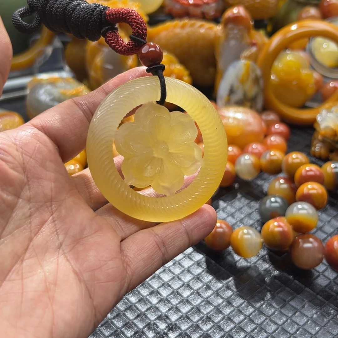 石英质玉未镶嵌颈饰