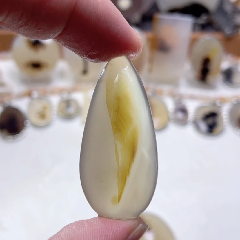 【闪购商品】玛瑙/玉髓颈饰未镶嵌