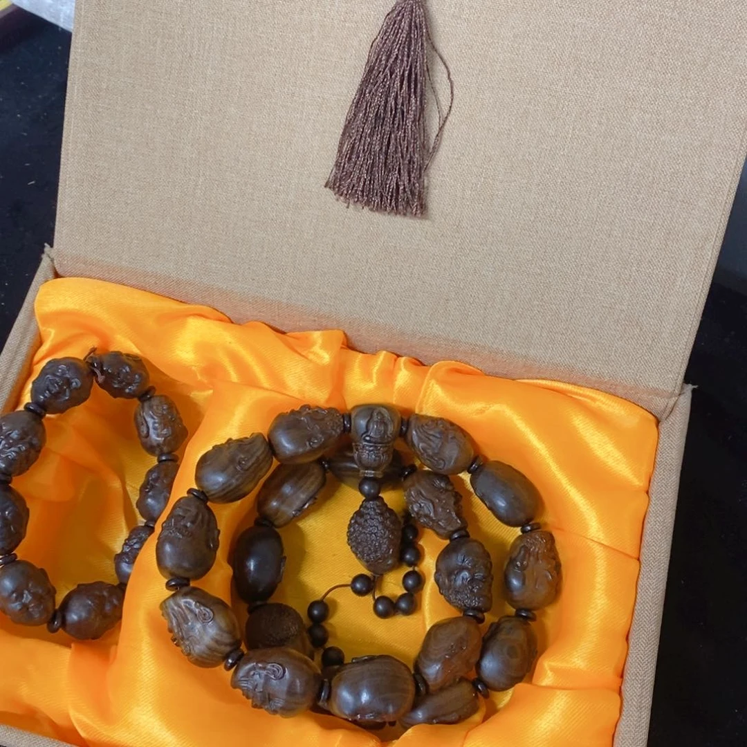 织绣摆件等各种各样不同风格