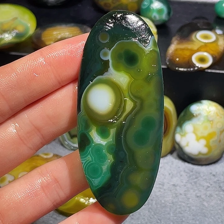 玛瑙/玉髓未镶嵌珠宝奇石