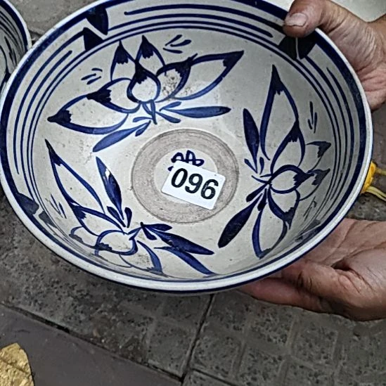 库存微瑕大碗一个