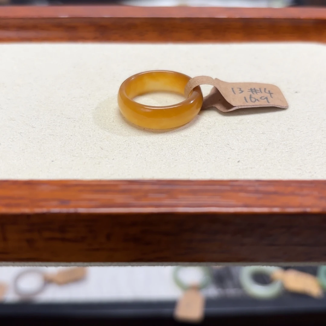 和田玉未镶嵌戒指