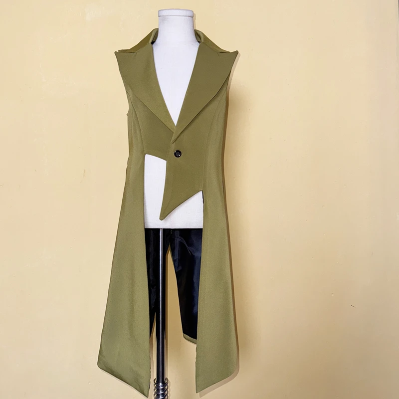 大设计感马甲多巴胺短裤潮服多巴胺潮服模特走秀潮服时尚