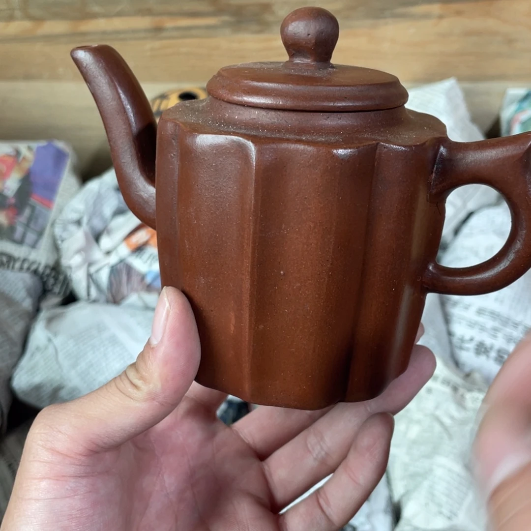 茶壶紫砂老厂紫砂壶一件。