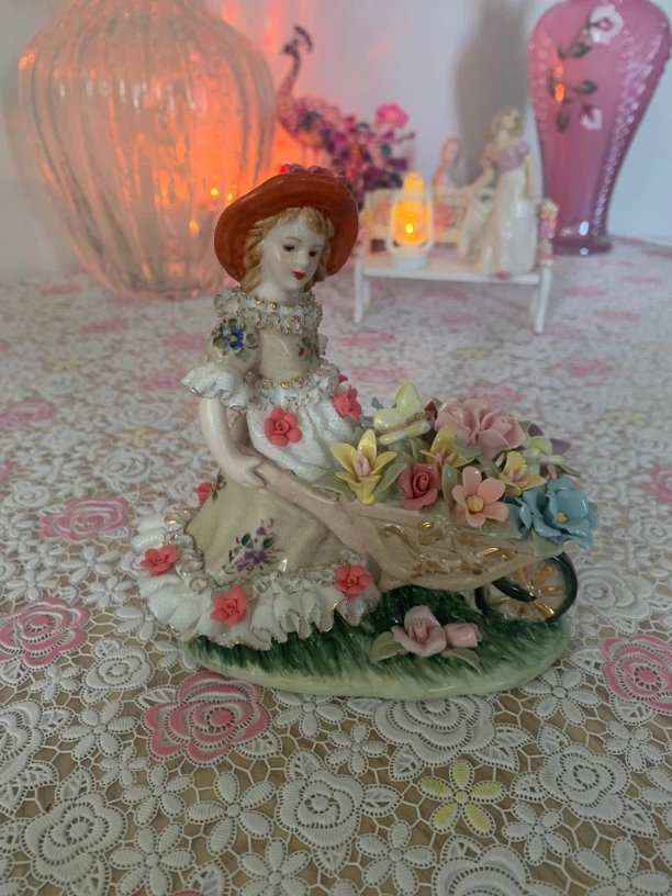 花车小女孩瓷偶  欧式 蕾丝 纯手工捏花 有标 孤品