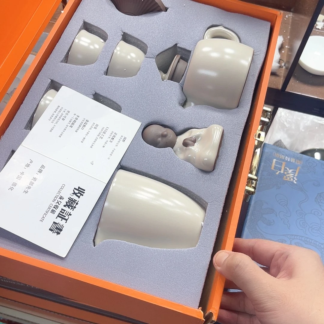 孤品茶具套装等。