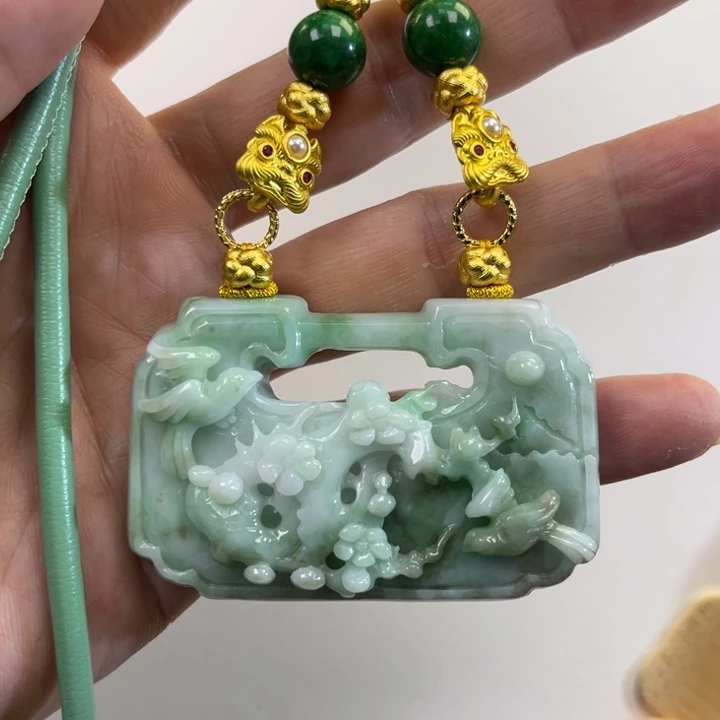 翡翠吊坠(赠链)未镶嵌代编织