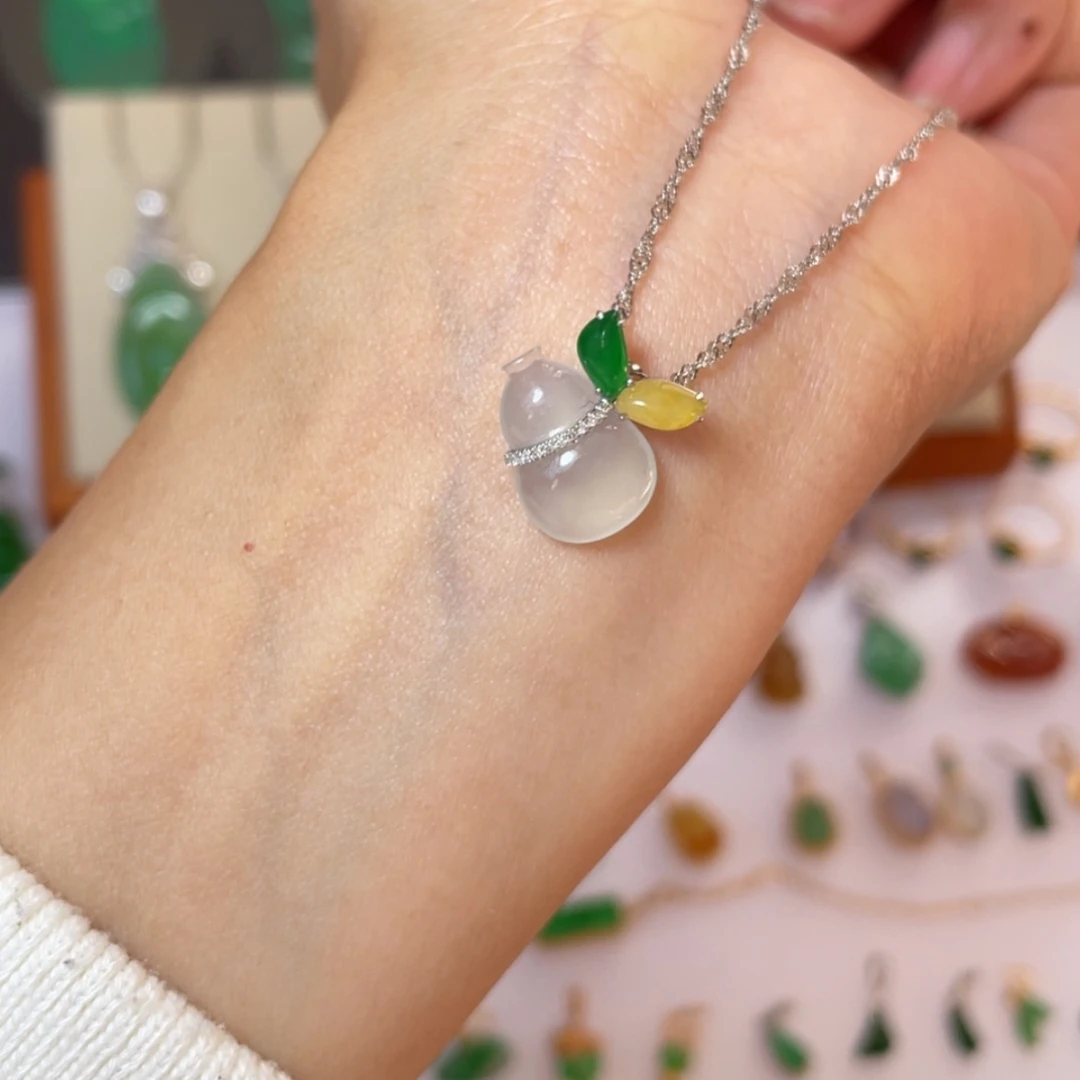 【闪购商品】翡翠吊坠(不含链)18K金镶嵌