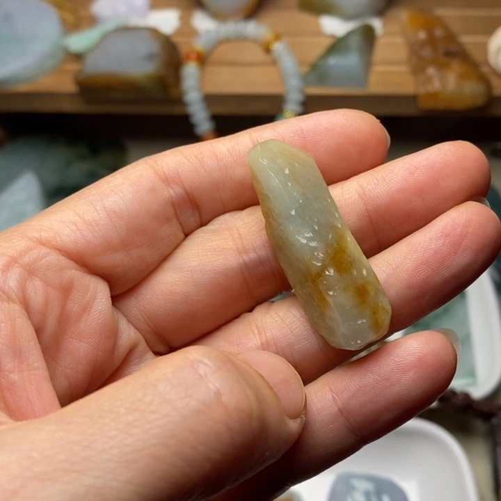 翡翠未镶嵌颈饰天然
