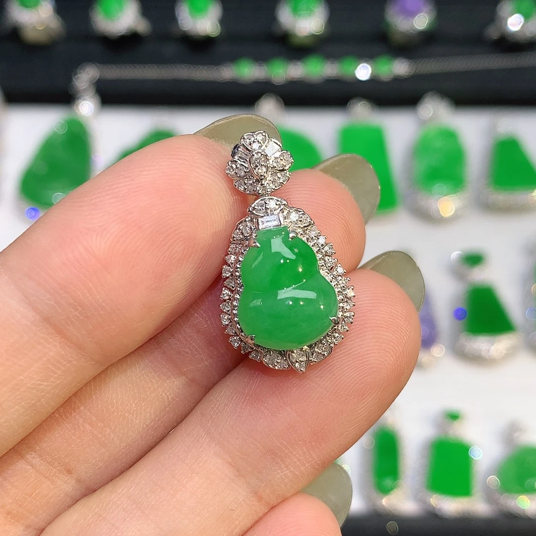 翡翠戒指18K金镶嵌吊坠