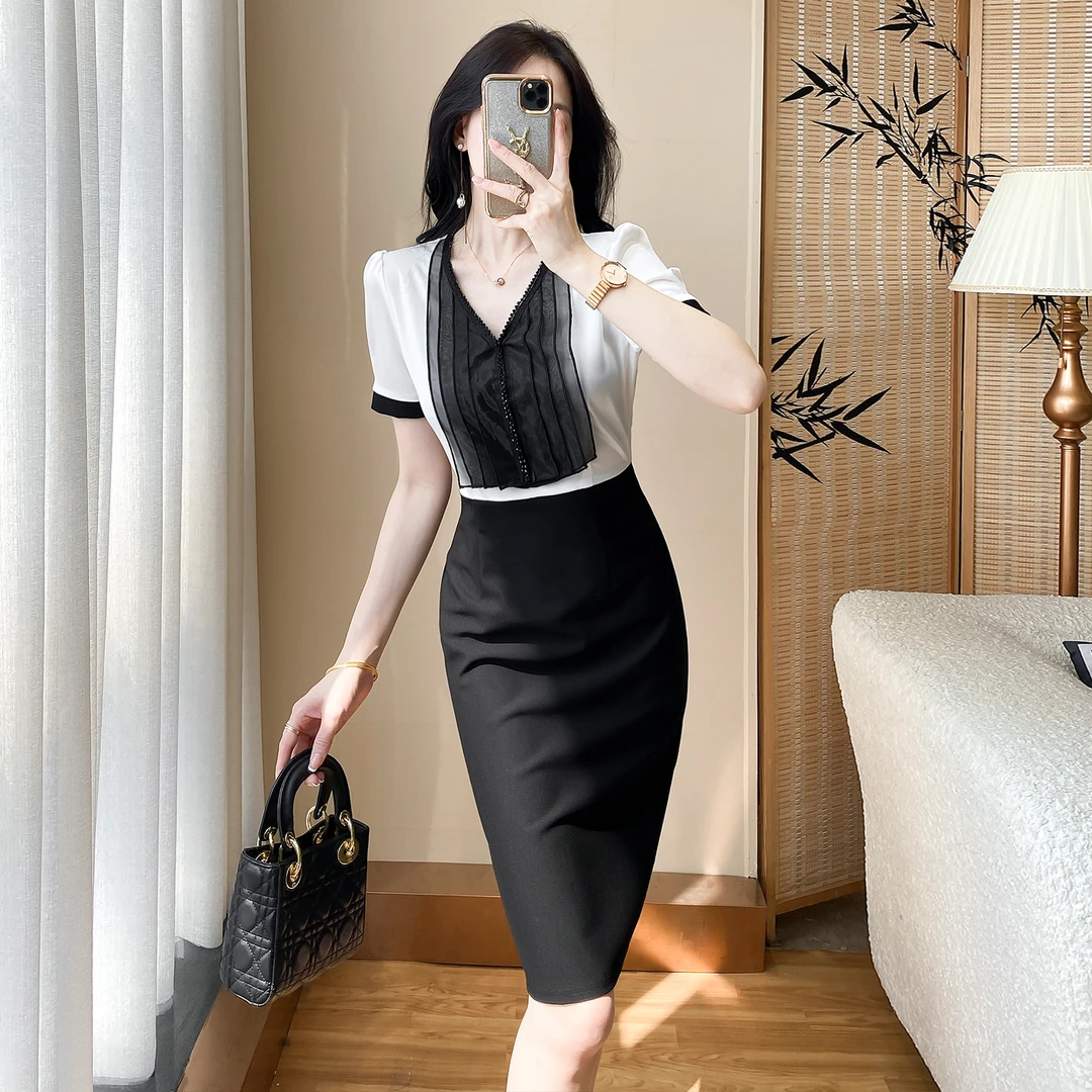 高级感轻奢女装连衣裙25夏季新款修身气质显身材包臀小黑裙女短款