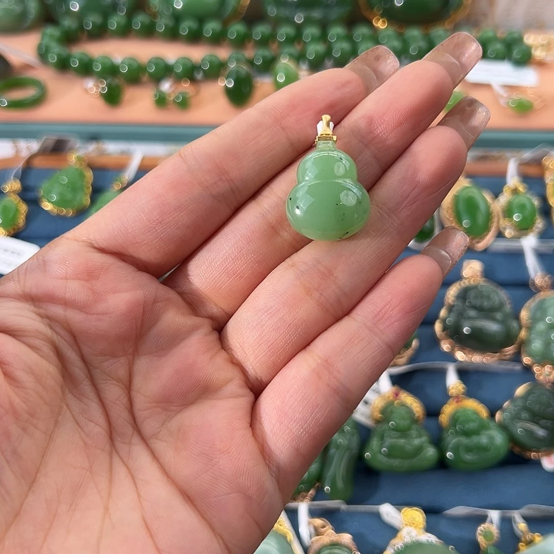 和田玉（碧玉）18K金镶嵌颈饰