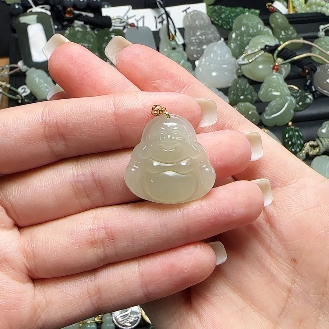 颈饰18K金镶嵌和田玉