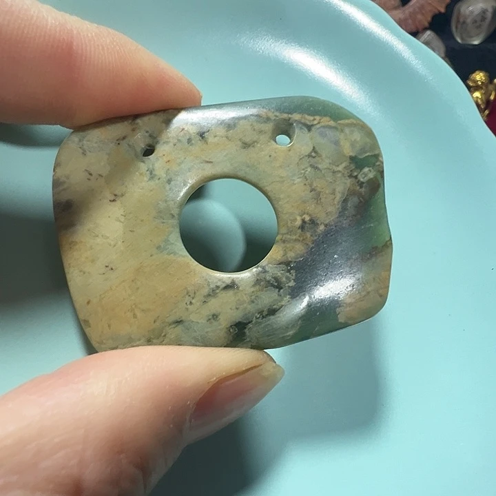 透闪石质玉未镶嵌挂件