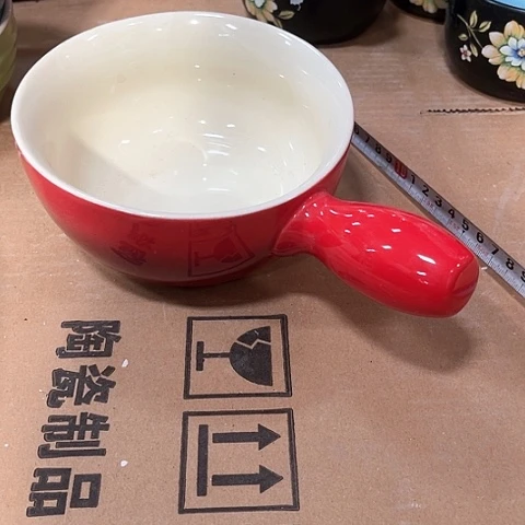 微瑕，不能明火，口径15厘米，高度6外红内白