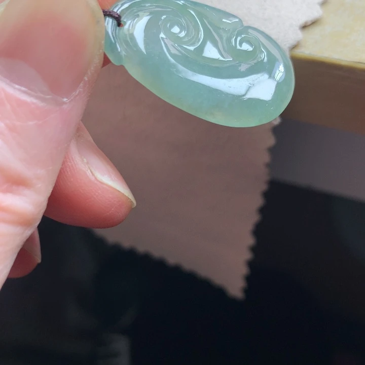 翡翠颈饰未镶嵌吊坠