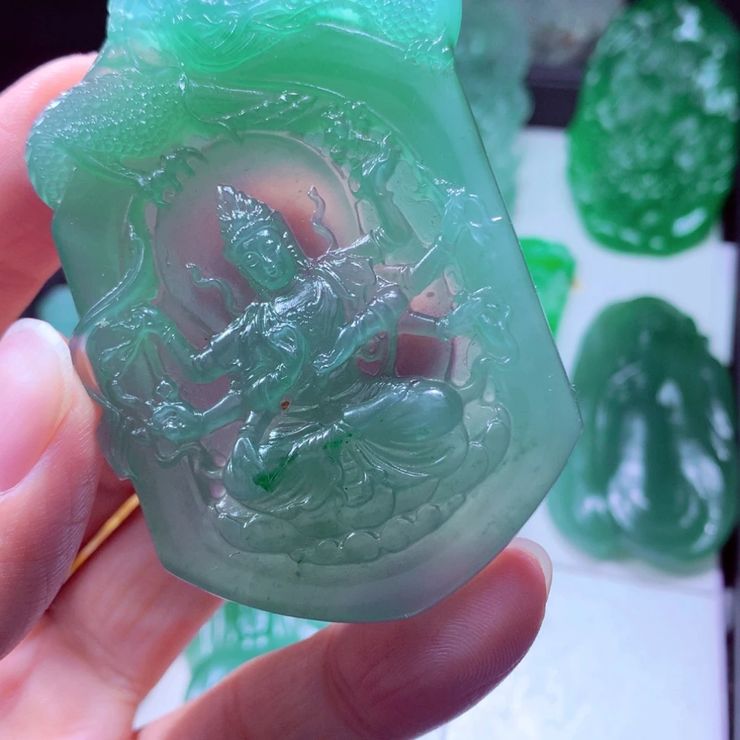 星****定制翡翠未镶嵌天然翡翠A货毛货挂件