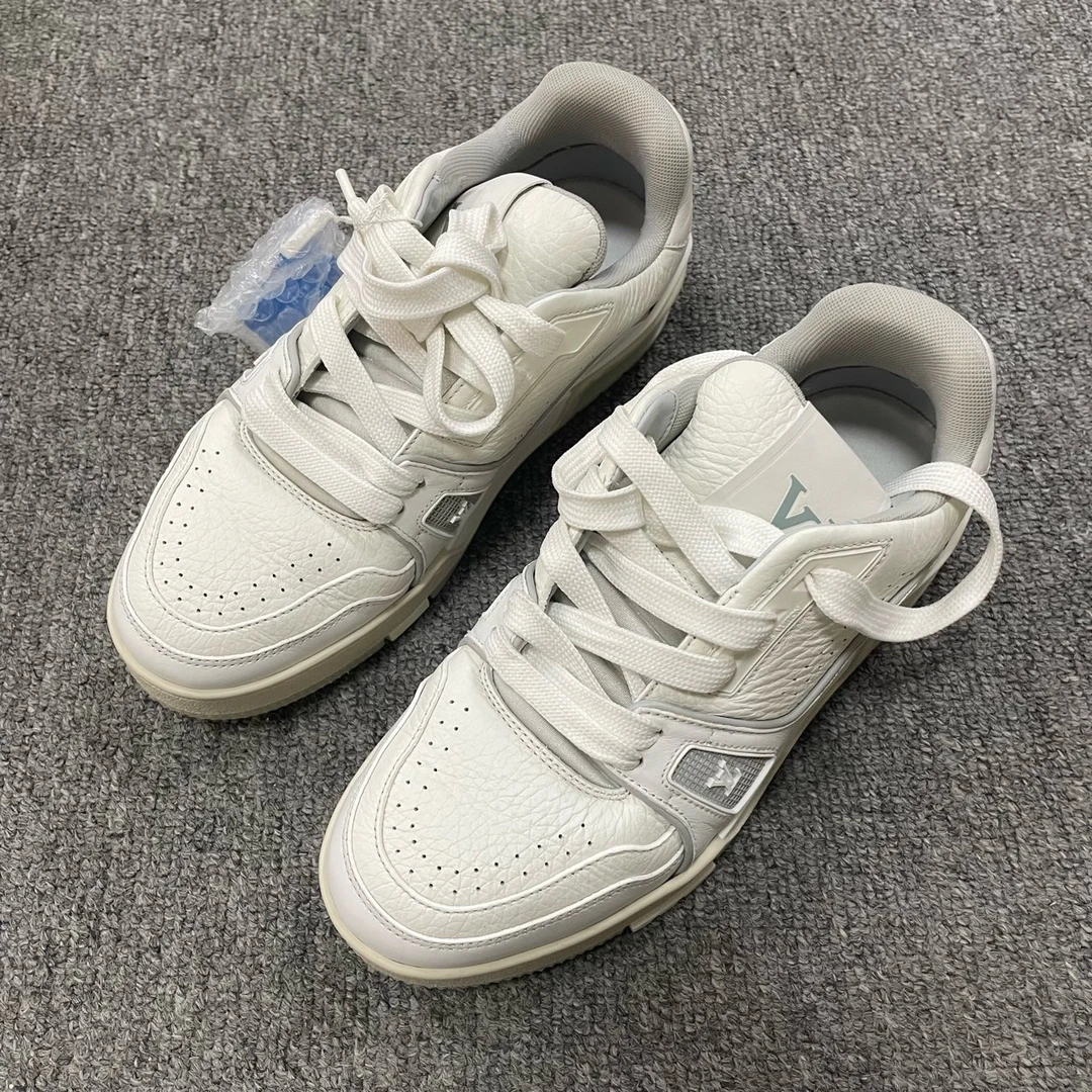 95新 LouisVuitton/路易威登 Trainer 低帮时尚板鞋  36码/5424